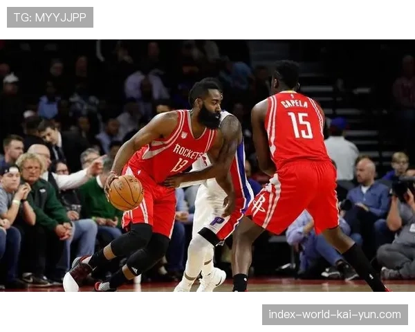 西塔战术体系强调前场机动性 传统中锋角色面临转型 西塔战术体系强调前场机动性 传统中锋角色面临转型